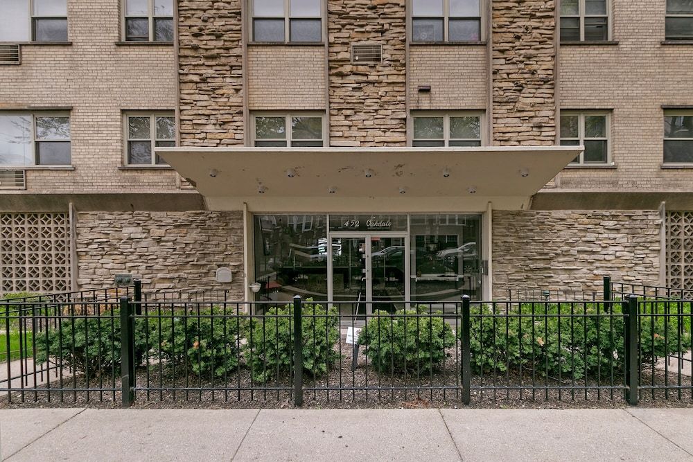 undefined Studio in the Heart of Lakeview 2