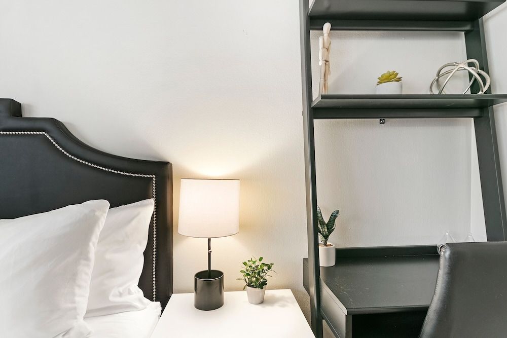 undefined Studio in the Heart of Lakeview