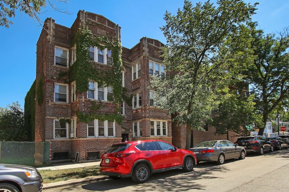 undefined Charming 3BR Rogers Park Home in Newgard 2