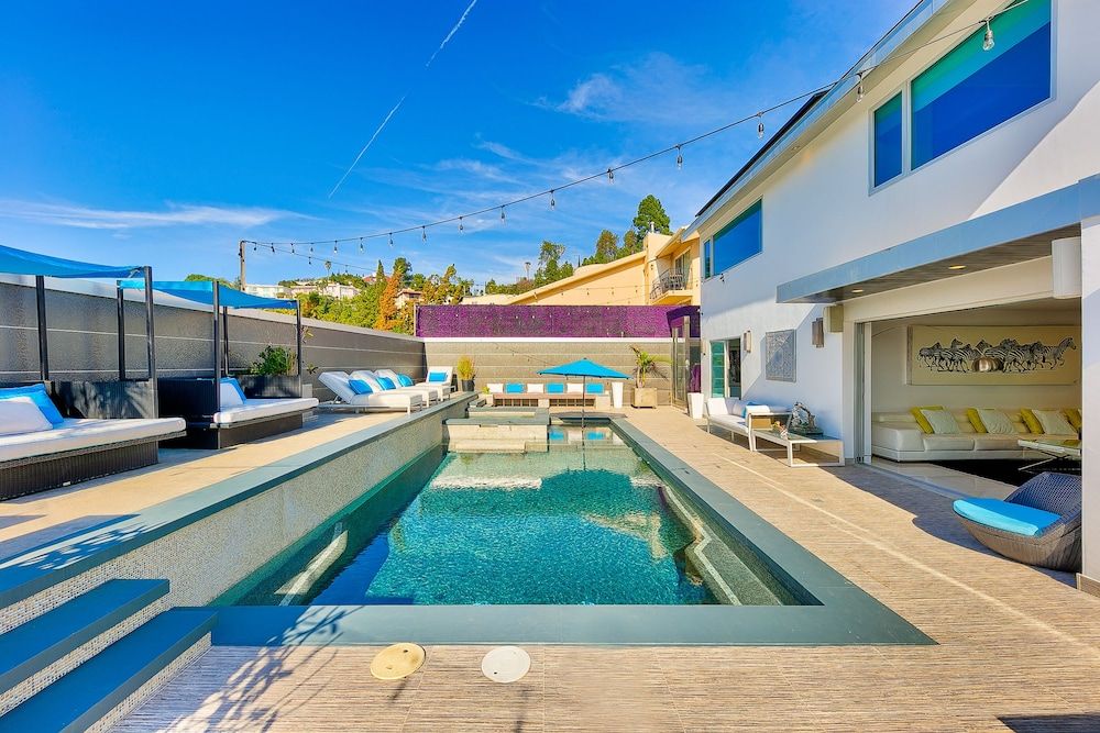 undefined Hollywood Estate with Stunning Views 6