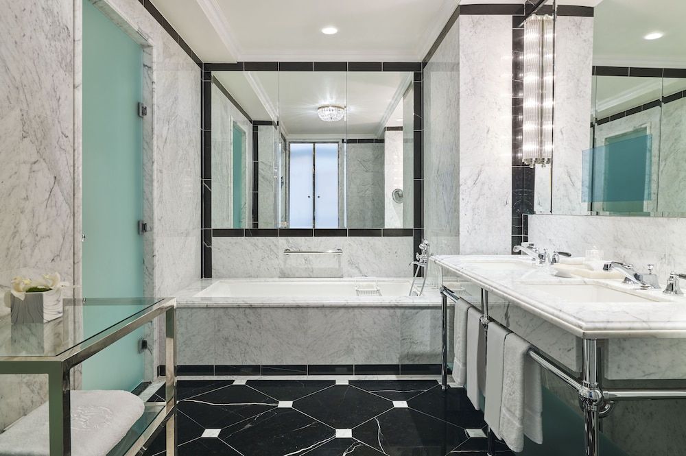 5th & 55th Residence Club Deluxe Suite, 1 King Bed with Sofa bed, City View (One Bedroom Signature Suite) 3