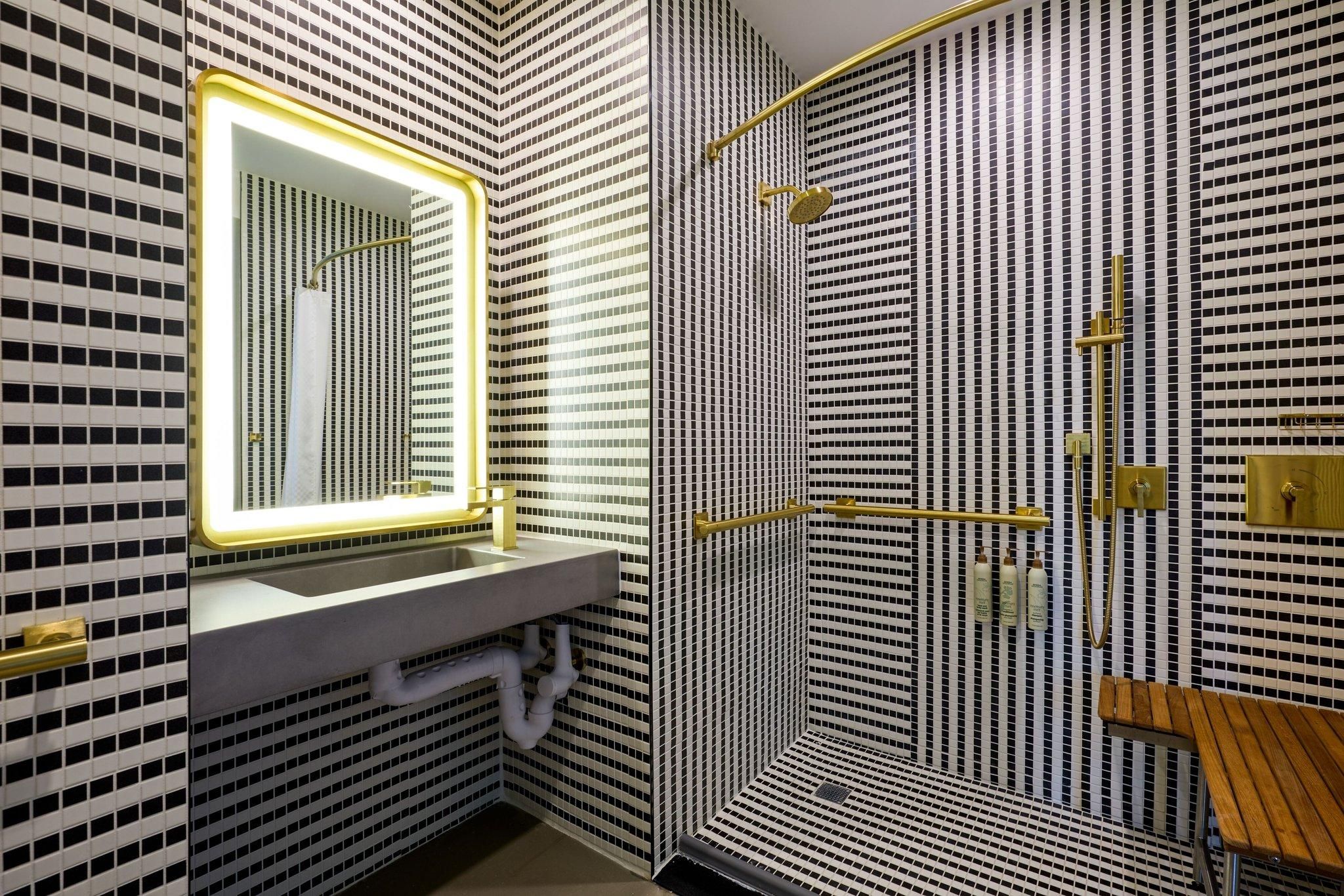 1 Bedroom Suite, 2 Queen