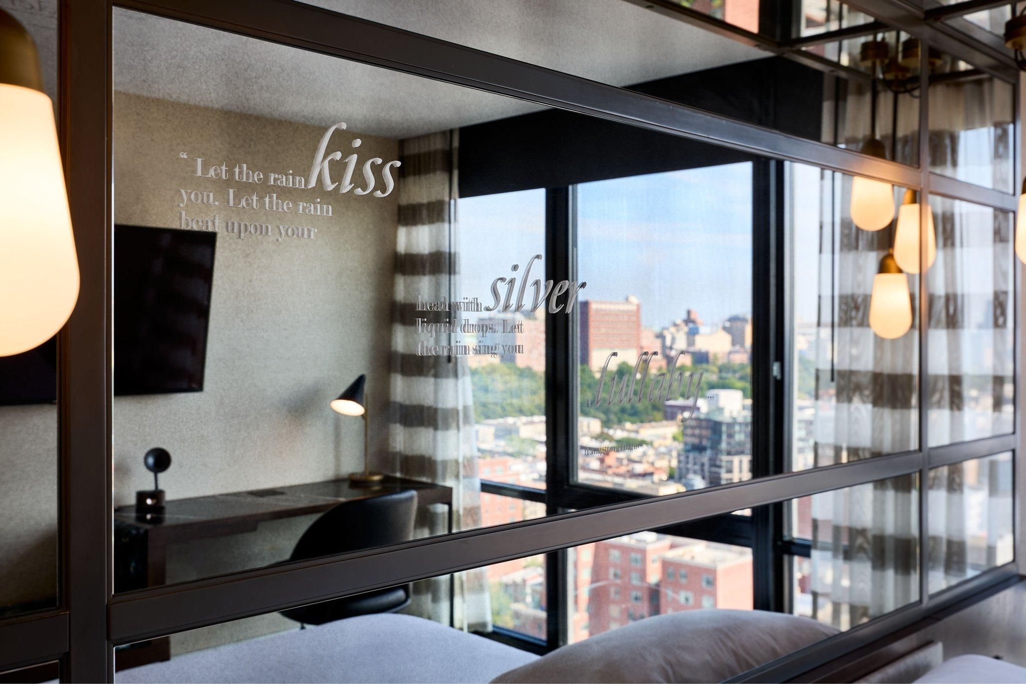 Guest room, 1 King, City view