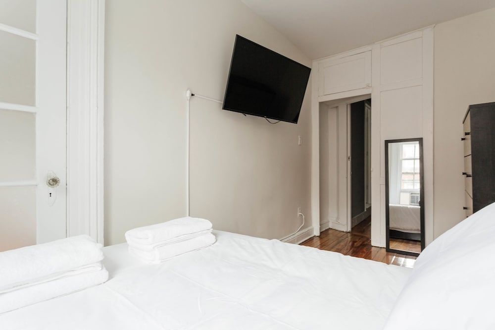 undefined West Village 2 BR and Private Roof Deck 4