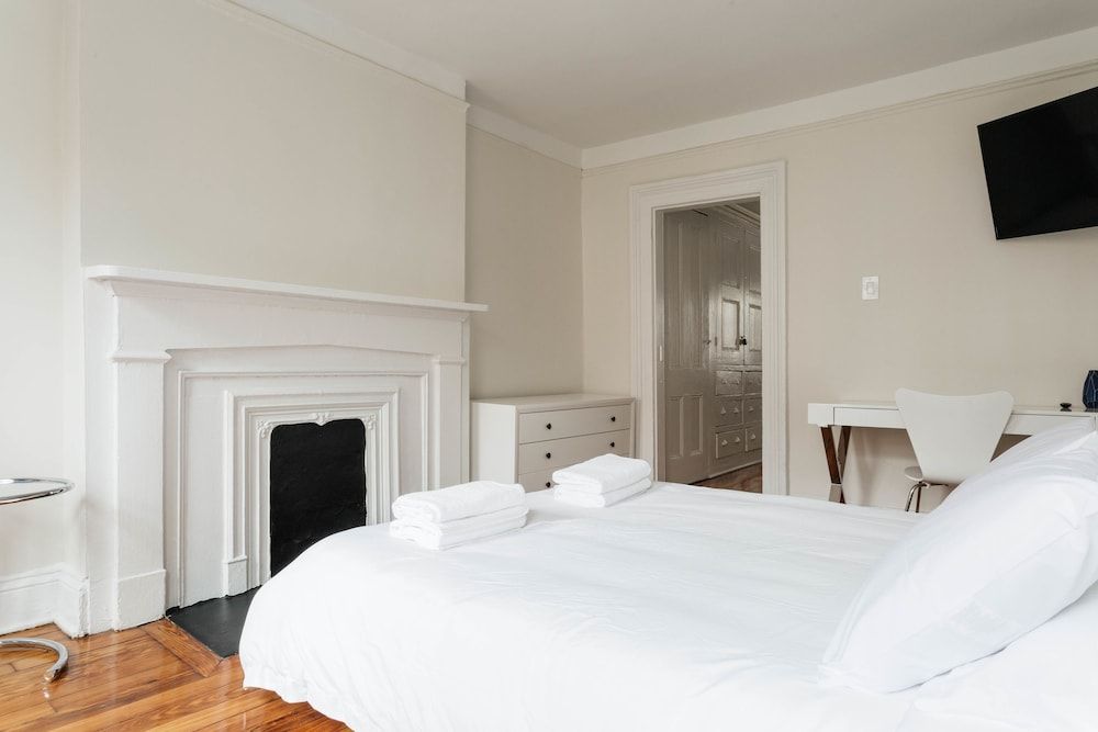 undefined West Village 2 BR and Private Roof Deck 5