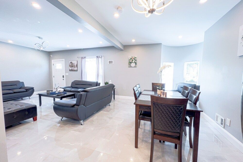 The Cedar Chateau Classic House 20