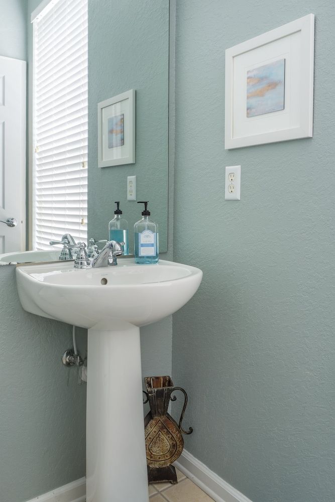 Tropical Dreams Townhome 3 Bedroom Condo by RedAwning Condo, 3 Bedrooms 24