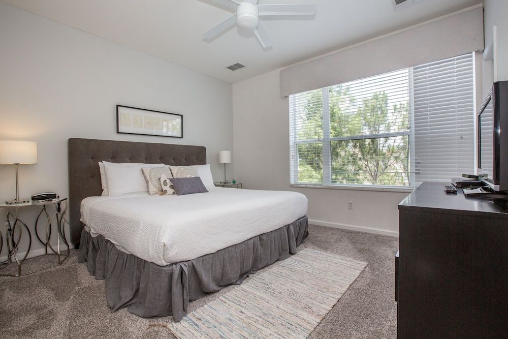 Tropical Dreams Townhome 3 Bedroom Condo by RedAwning Condo, 3 Bedrooms 2