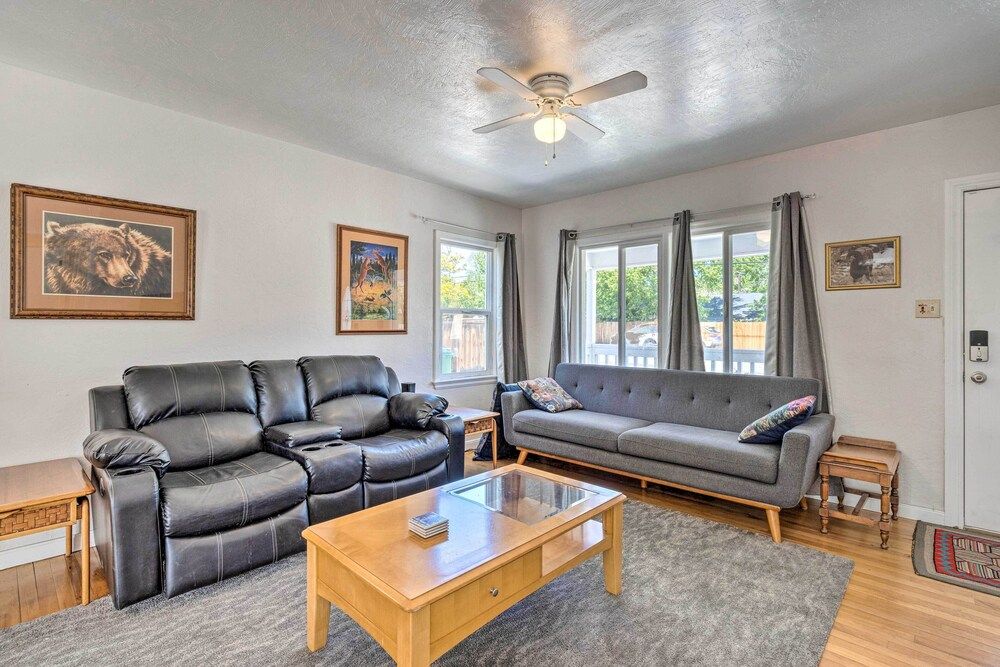 undefined Reno Home w/ Deck: 1 Mi to Riverwalk District! 6