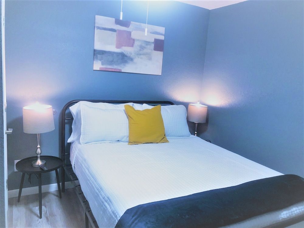 House (2 Bedrooms)
