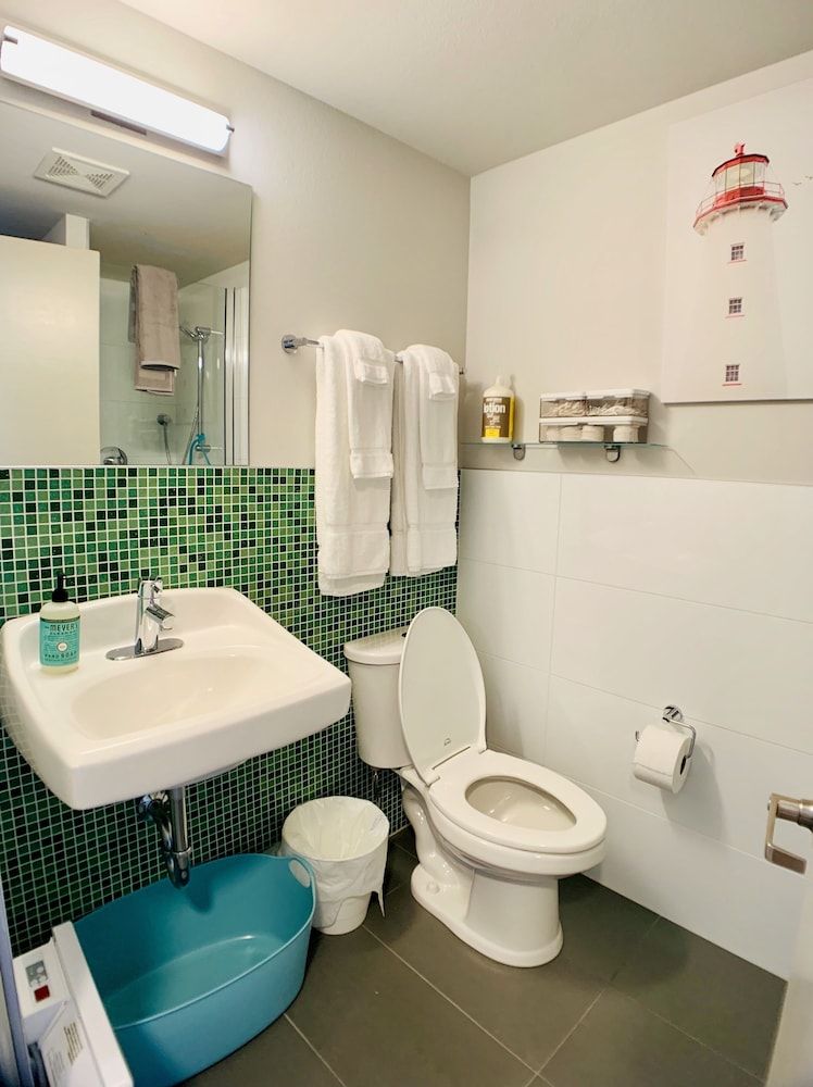 undefined Corner Unit with Panoramic Views 9