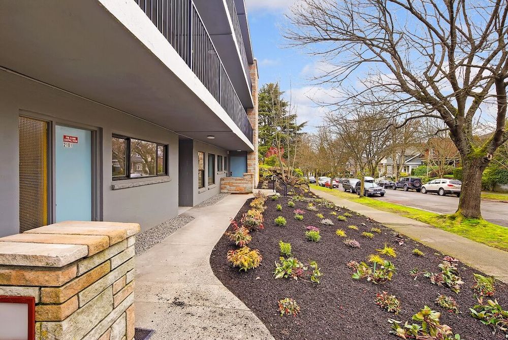 undefined Corner Unit with Panoramic Views