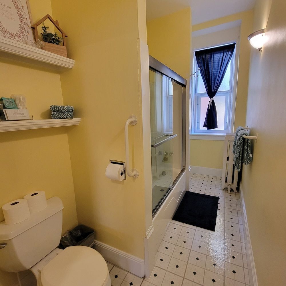 Art and Lodging Studebaker Suite 2