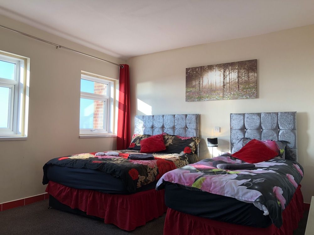 Red Roomz Hotel Family 2+1 Sea View (1Double & 1 Single) 5