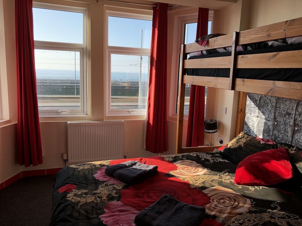 undefined Red Roomz Hotel 9