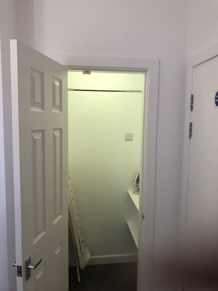 Number42 Double Room (Room 2) 3