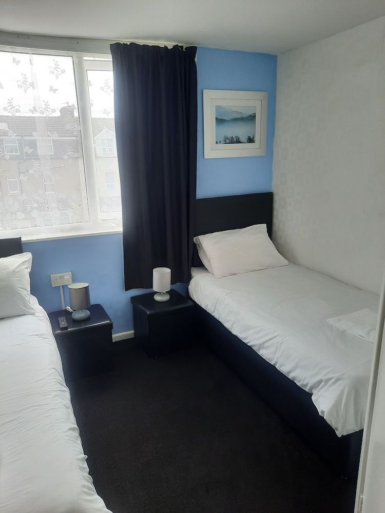 Alfies Hotel Standard Triple Room 3