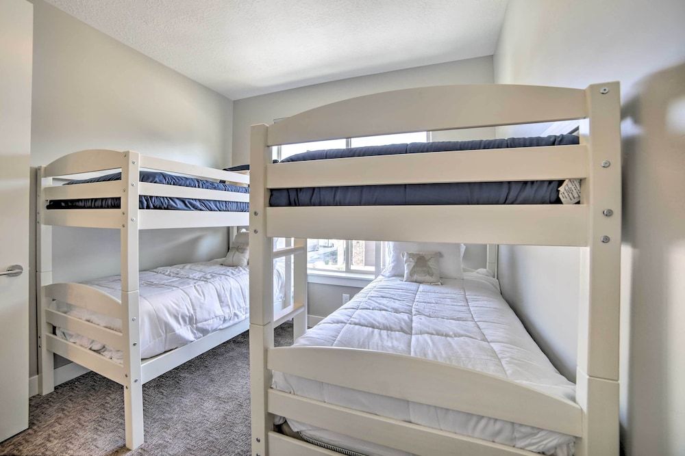 undefined Luxury Moab Vacation Rental w/ Pool Access! 3