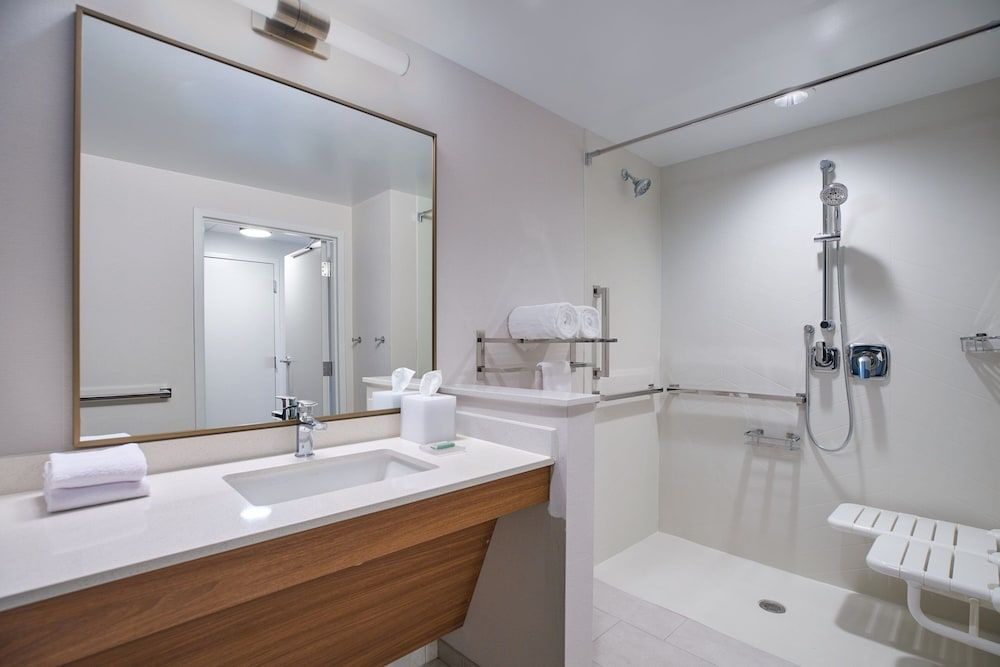 Standard Room, 2 Queen Beds, Non Smoking (Mobility Accessible, Roll-in Shower)