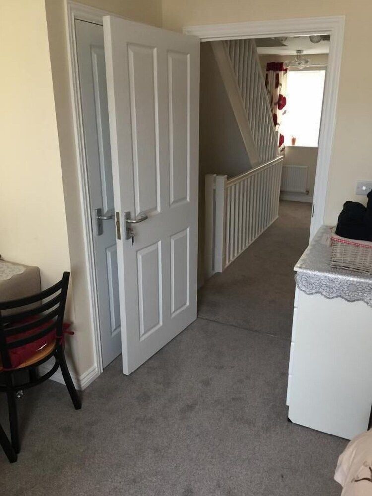 Double Room, Shared Bathroom (1)