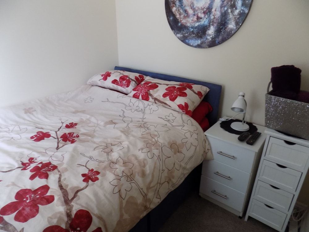 Basic Double Room, Shared Bathroom (2)