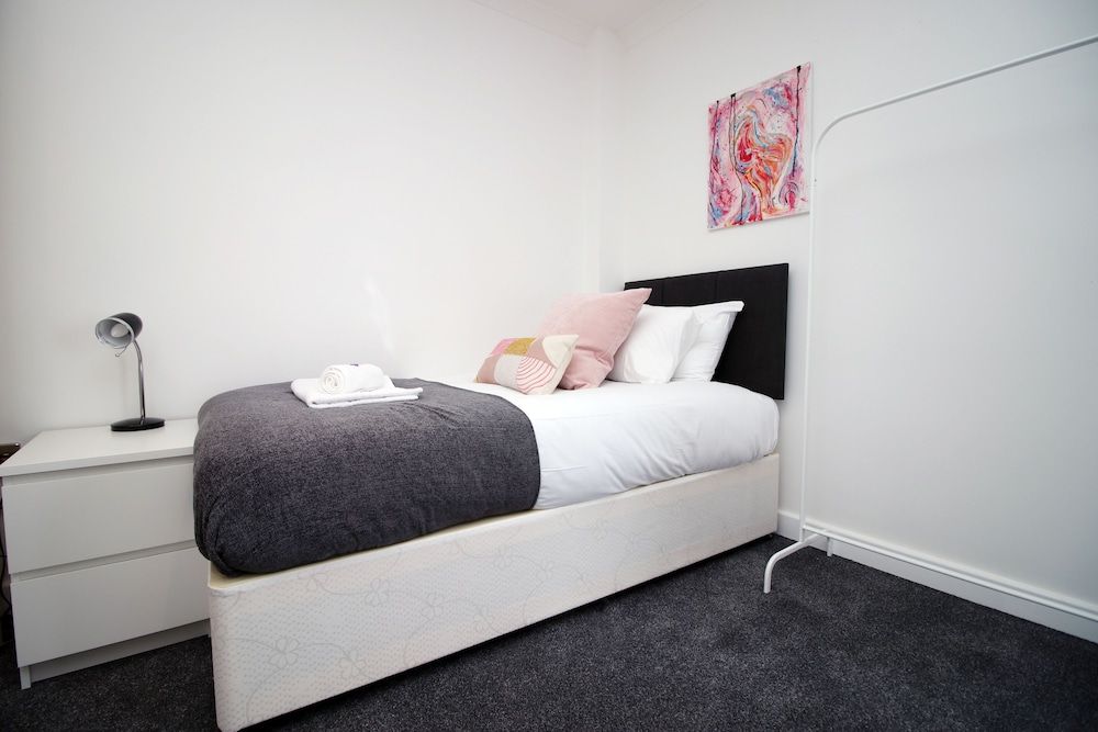 undefined Robyn's Nest by Tŷ SA -in Cardiff Centre 6