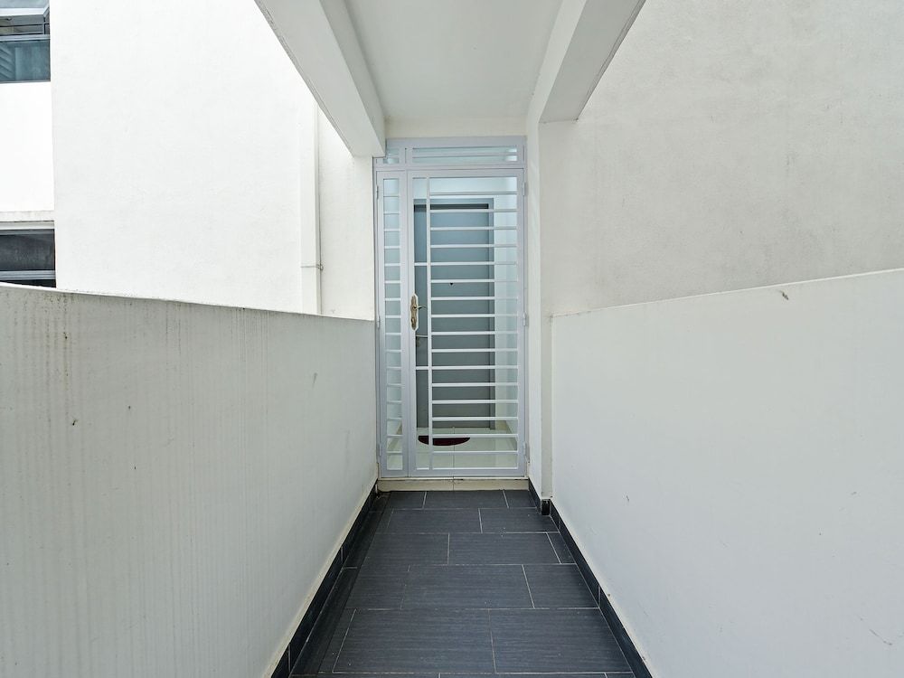 undefined OYO HOME 90452 1 Tebrau Residence Jep 6