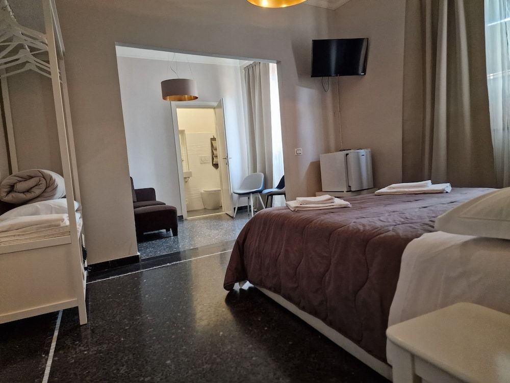 undefined Le Logge 2