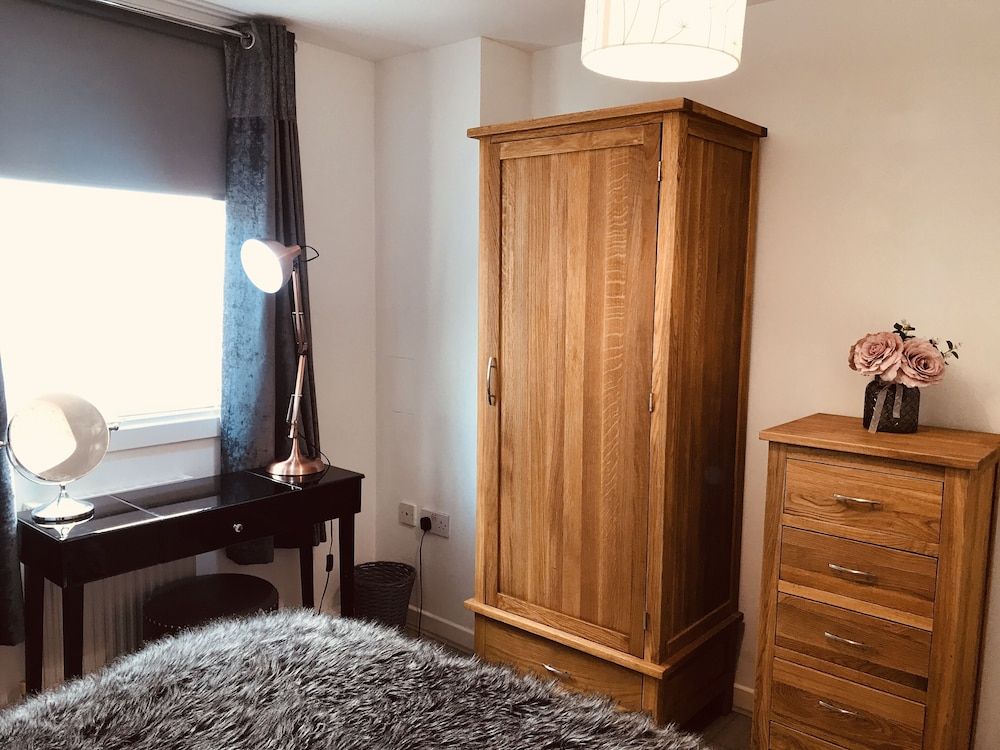 2 Bedroom Luxe Dockland Apartment with Parking 2 Bed Luxury Dockland Apartment 12