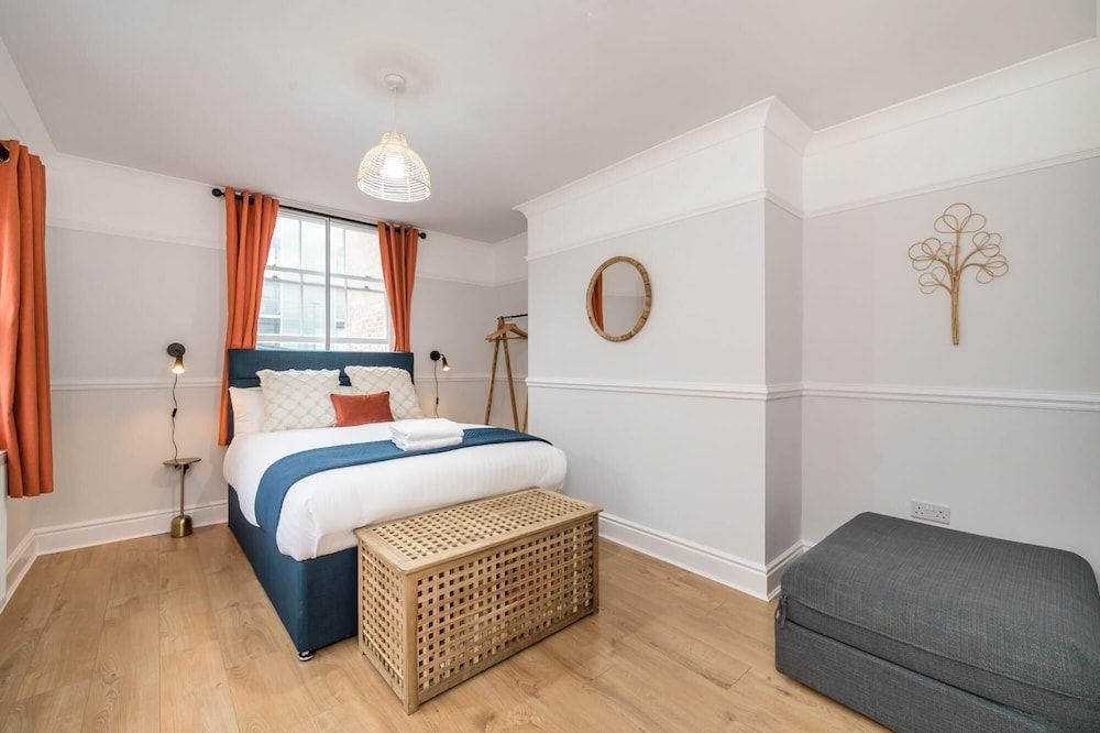 undefined Host Apartments Seel St Modern Townhouse Apt