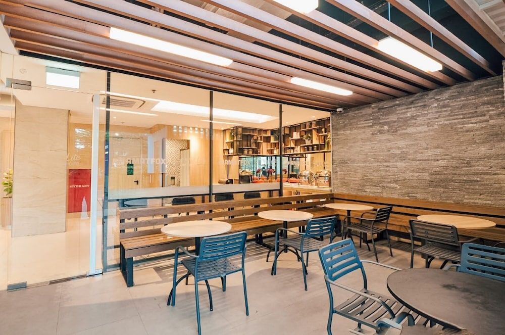 undefined FOX Lite Hotel Grogol Jakarta 7