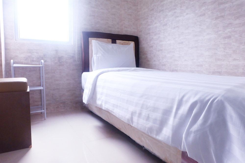 Best Price Green Pramuka Apartment Room 11
