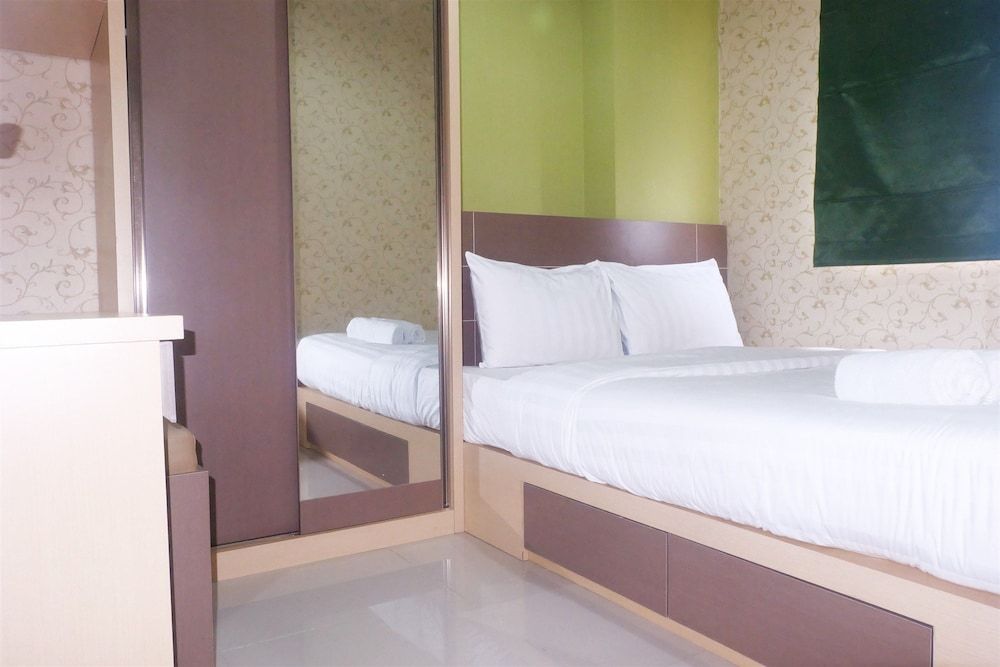 Best Price Green Pramuka Apartment Room 2