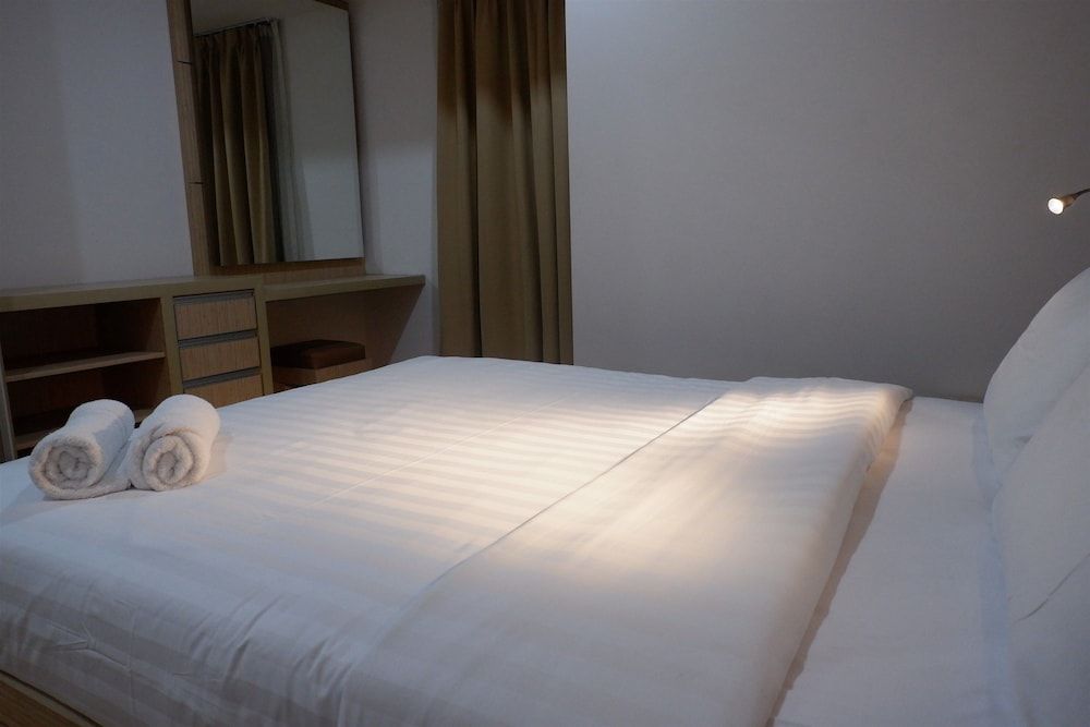 Casa Grande Apartment with Sofabed Connected to Kota Kasablanka Room 4