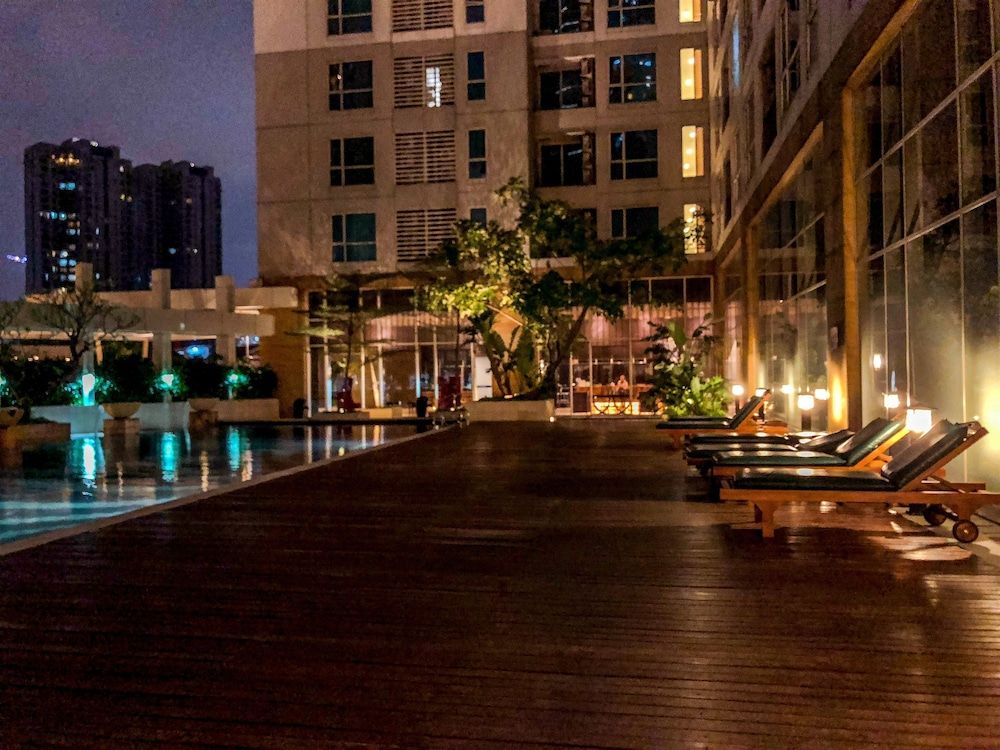 undefined Casa Grande Apartment with Sofabed Connected to Kota Kasablanka 7