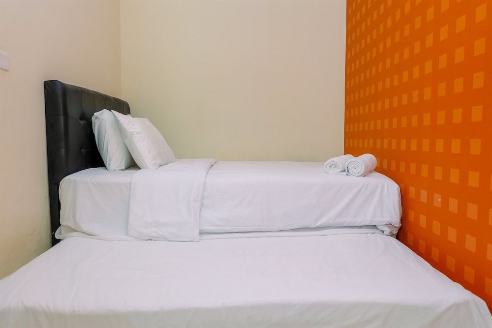 2BR City Home Apartment Room 2