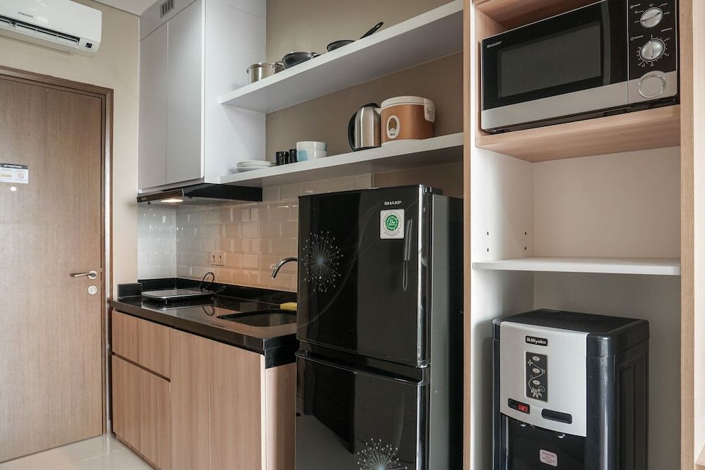 Comfortable Design Studio Apartment Ciputra International Room 9