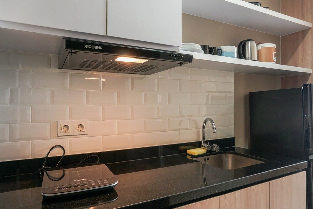 Comfortable Design Studio Apartment Ciputra International Room 8