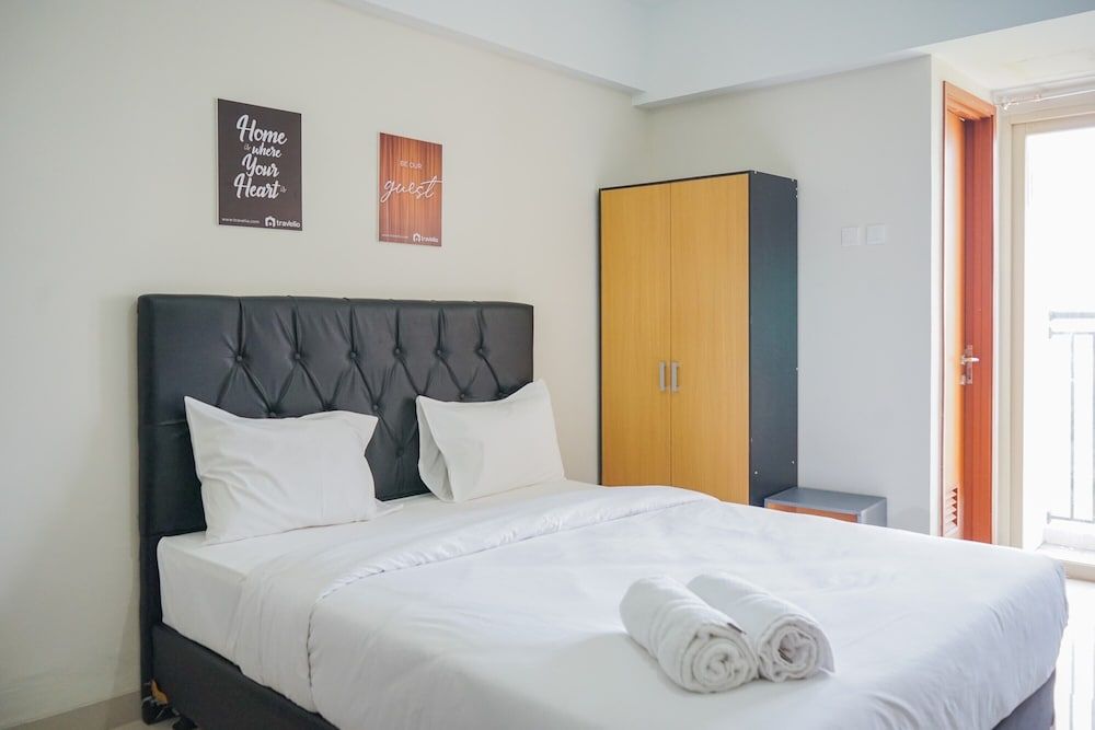 undefined Simply Minimalist Studio at Green Park View Apartment