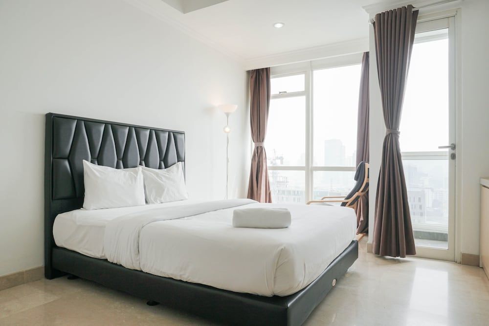Minimalist And Strategic Studio Room At Menteng Park Apartment