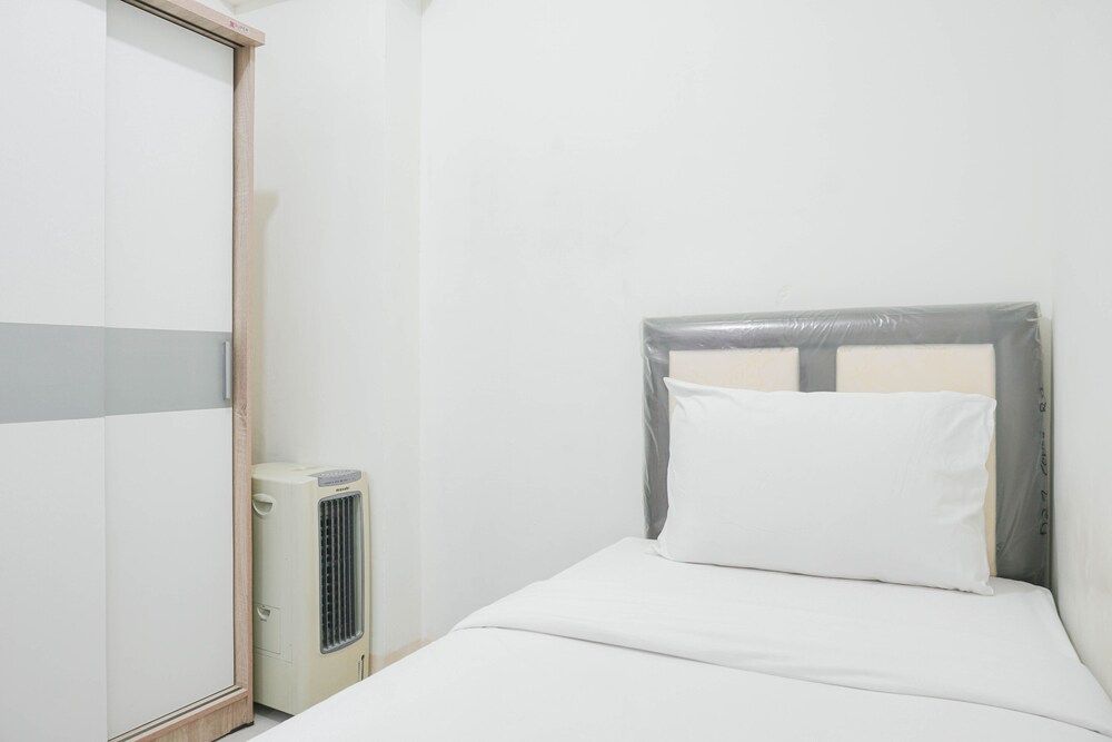 undefined Cozy Stay 2Br At Green Pramuka City Apartment Near Mall 8