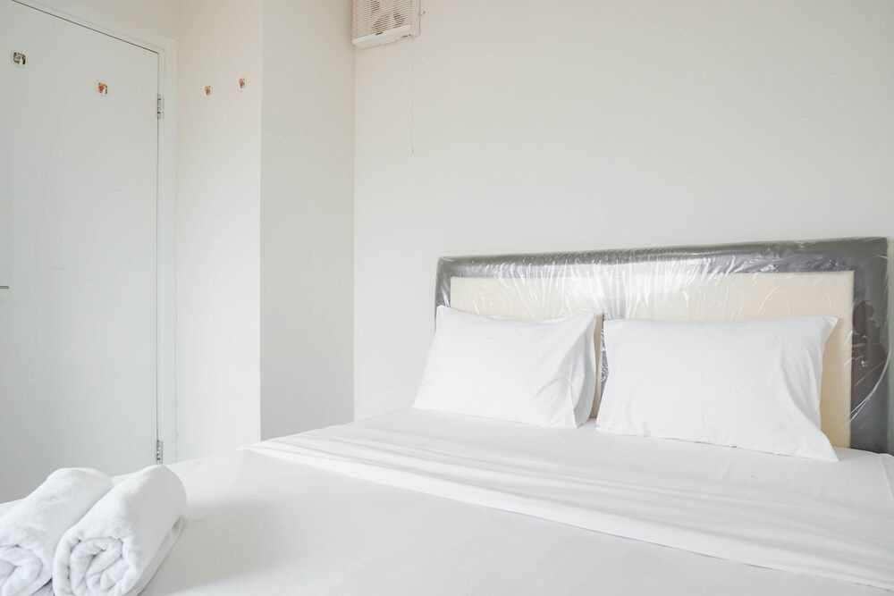 undefined Cozy Stay 2Br At Green Pramuka City Apartment Near Mall 6