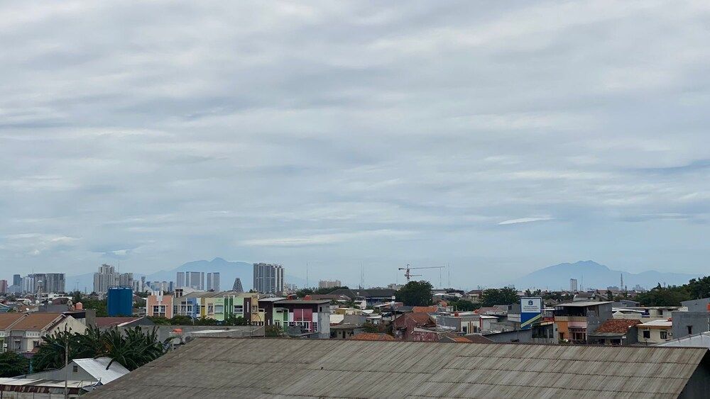 undefined Comfy and Nice 2BR at Paradise Mansion Apartment 2