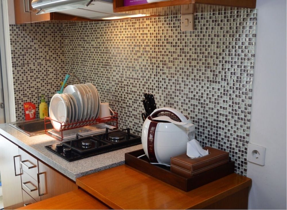 undefined Roomku at Bassura City Apartment 6