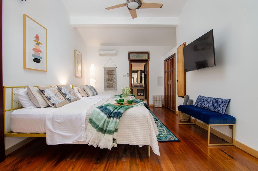 New Park Event Venue & Suites Signature Room