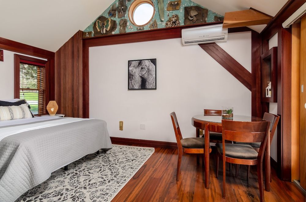 New Park Event Venue & Suites Family Room 3