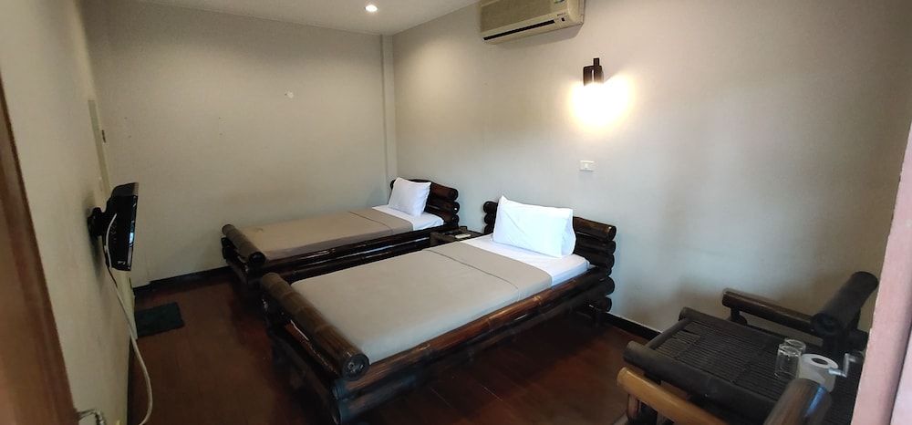 undefined Blue Moon House 4