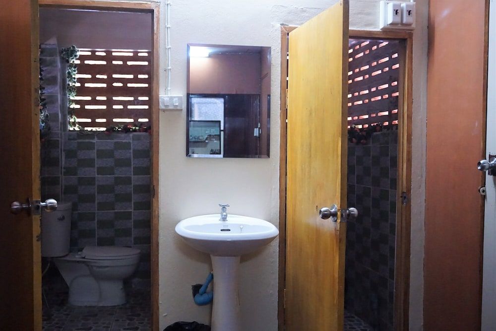 Center Home City Standard Single Room (Fan share) 5