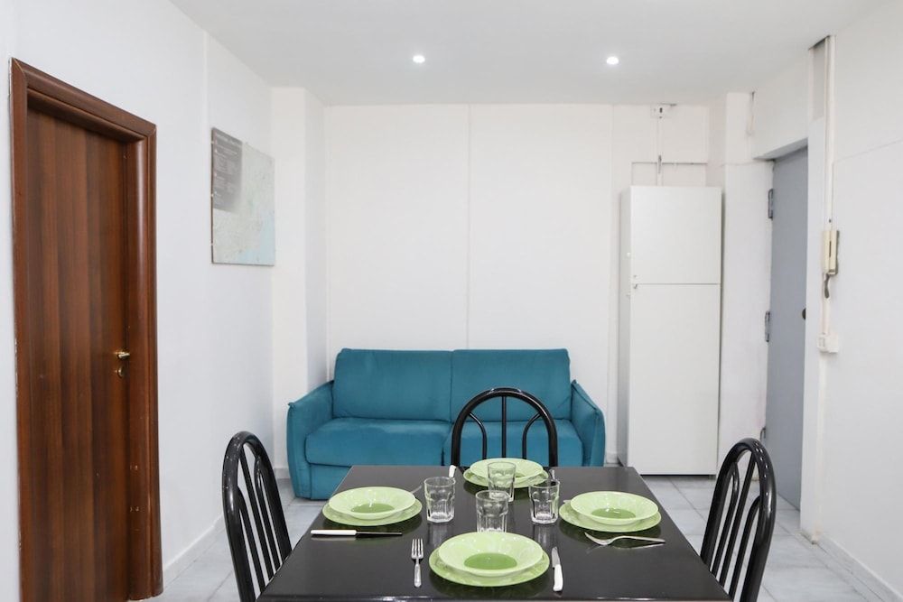 undefined Napoli Centrale Budget Apartment by Wonderful Italy 6