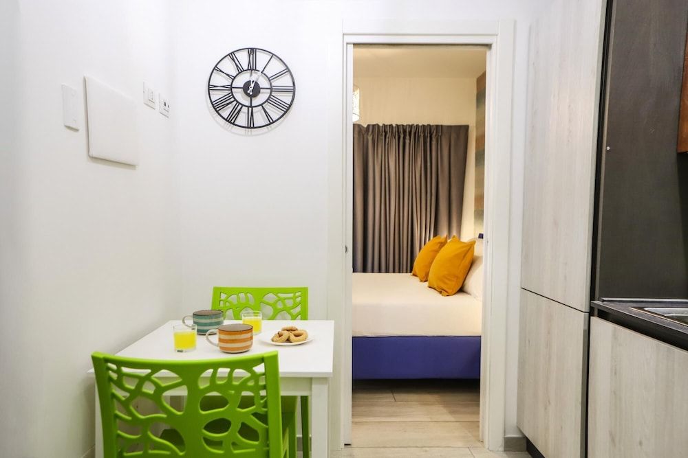 undefined Mira Naples Apartment II 2